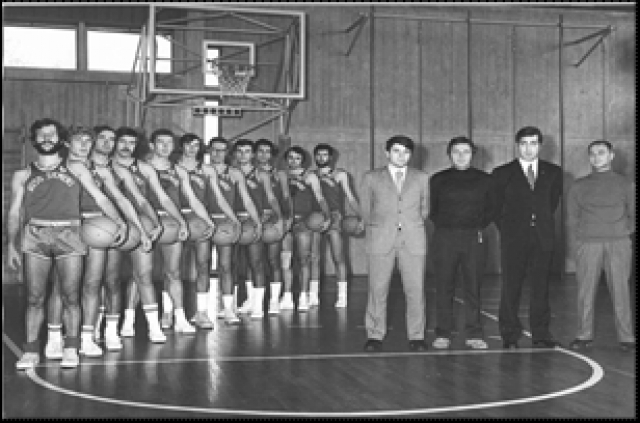 La formazione 1970/1971. Si possono distinguere i “nuovi” Fausto Sarti (con il numero 14) e Gianfranco Pieri (con il numero 11), oltre al gruppo "dirigente": Springolo, Zugna, Albini e Cobalti.